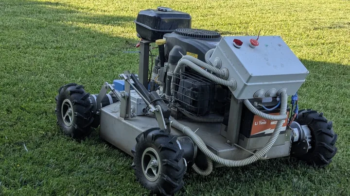 4x4 hybrid lawn mower